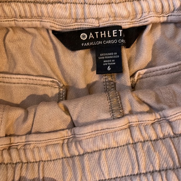 Athleta Womens Cargo Joggers - Picture 2 of 3